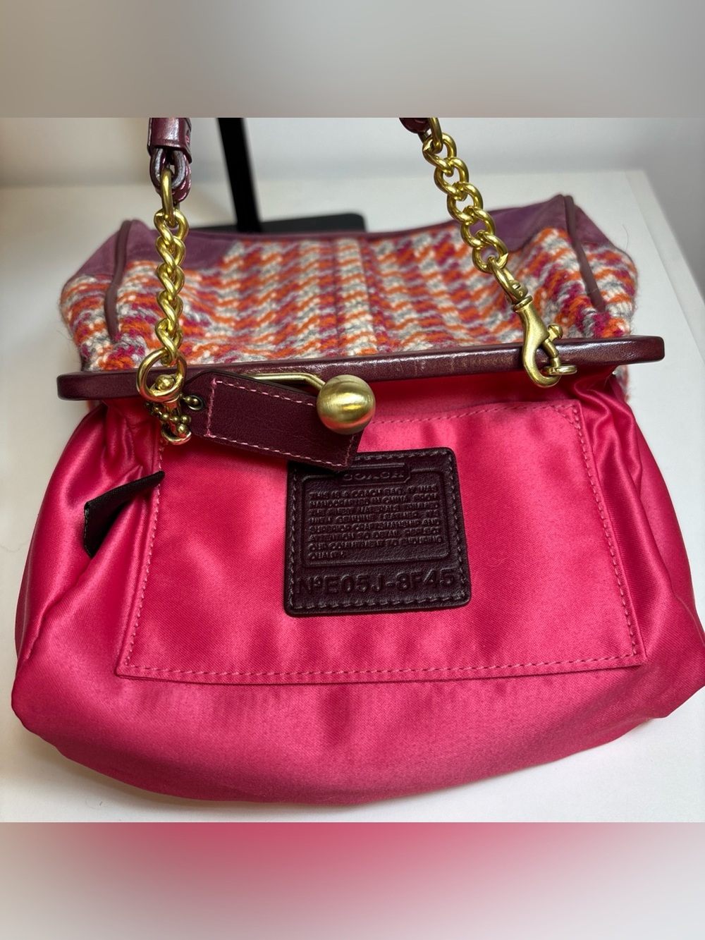 COACH LTD VTG PINK WOOL HOUNDSTOOTH SUEDE KISSLOCK GALLERY FRAMED BAG - Picture 15 of 16